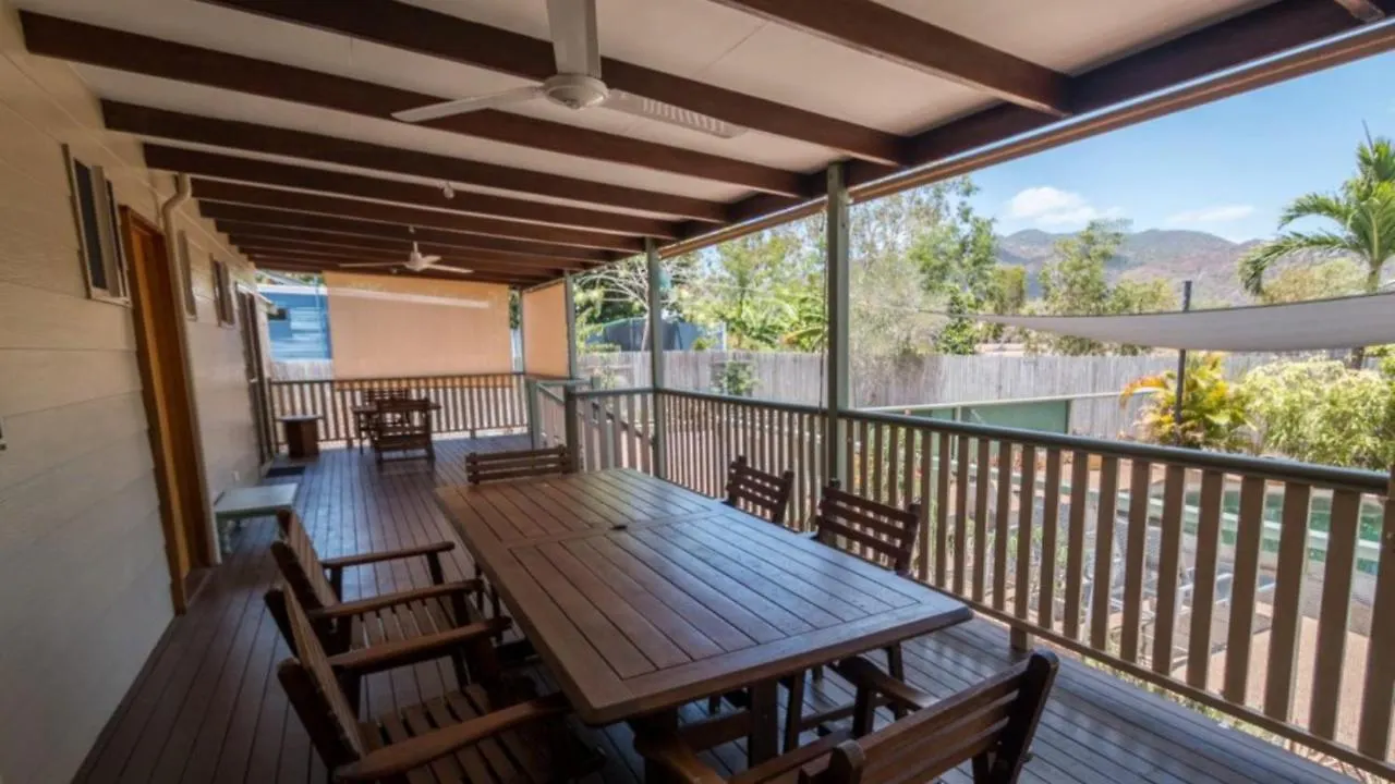 Kookaburra Lodge, Horseshoe Bay Australia